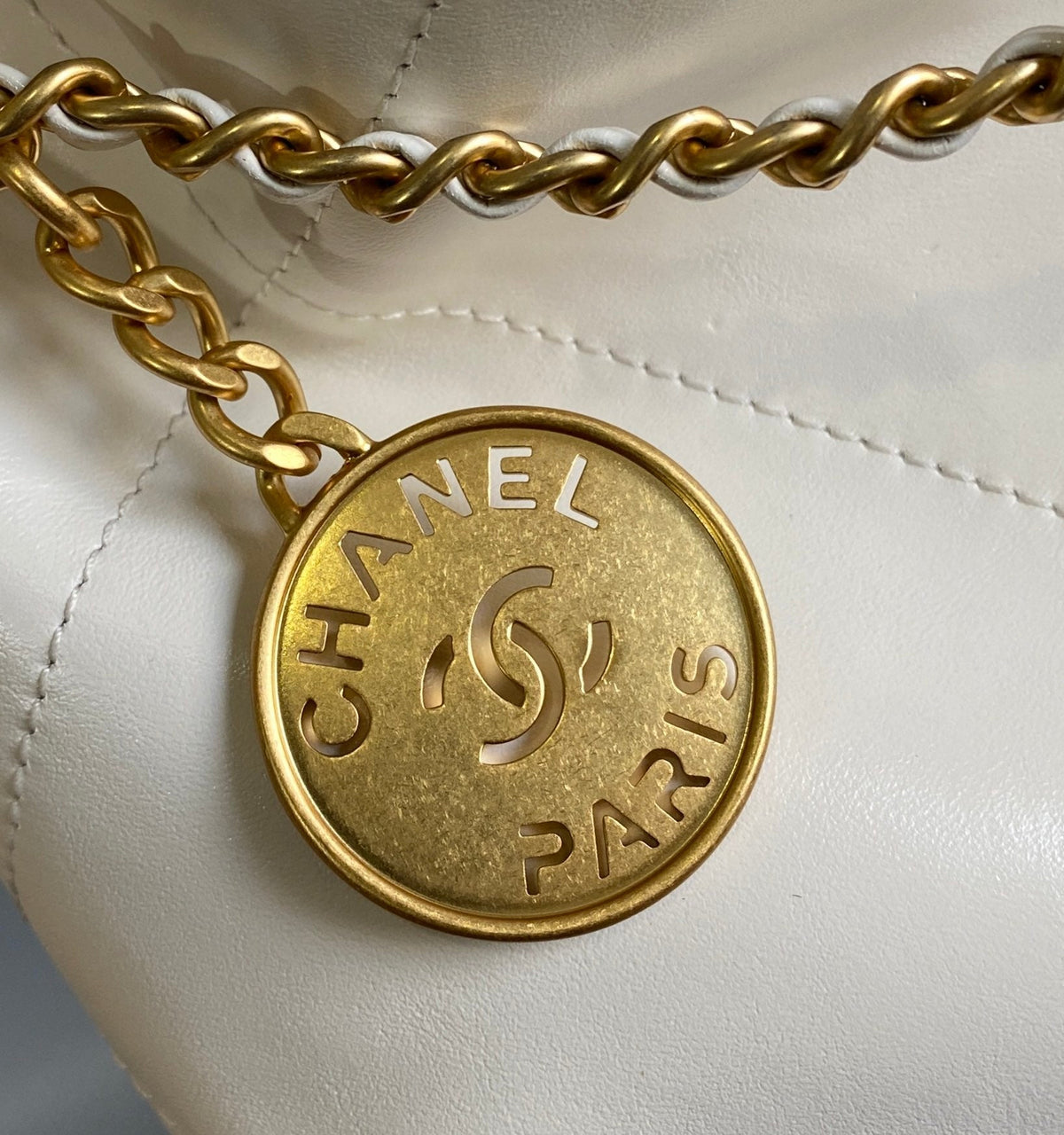 CHANEL HOBO MINI 20CM WHITE LAMBSKIN GHW