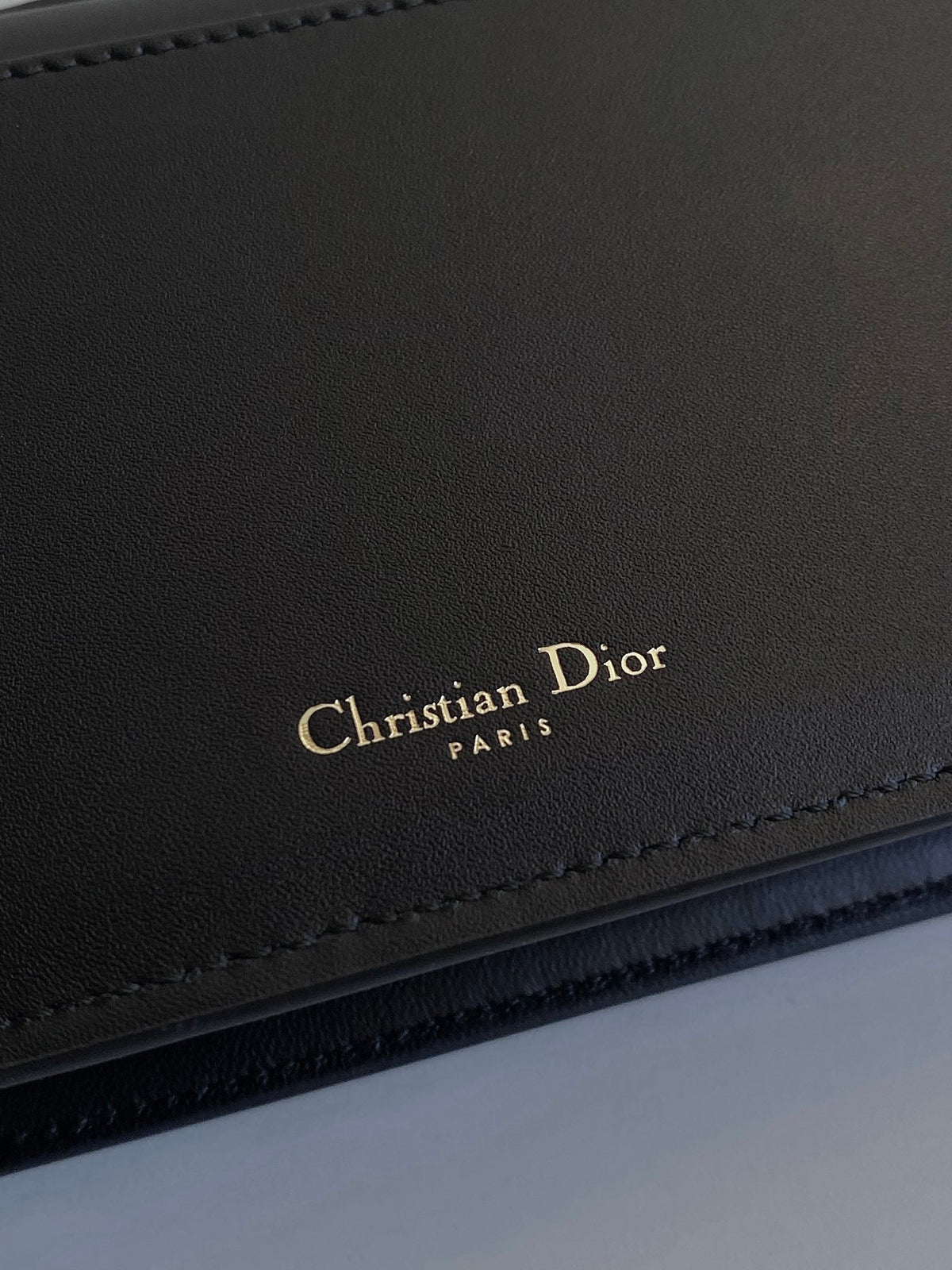 DIOR SIGNATURE CHAIN BAG 21 IN BLACK CALFSKIN