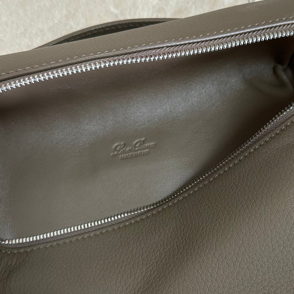EXTRA POCKET BACKPACK L23.5 IN WOOD BROWN CALFSKIN WITH SILVER HARDWARE