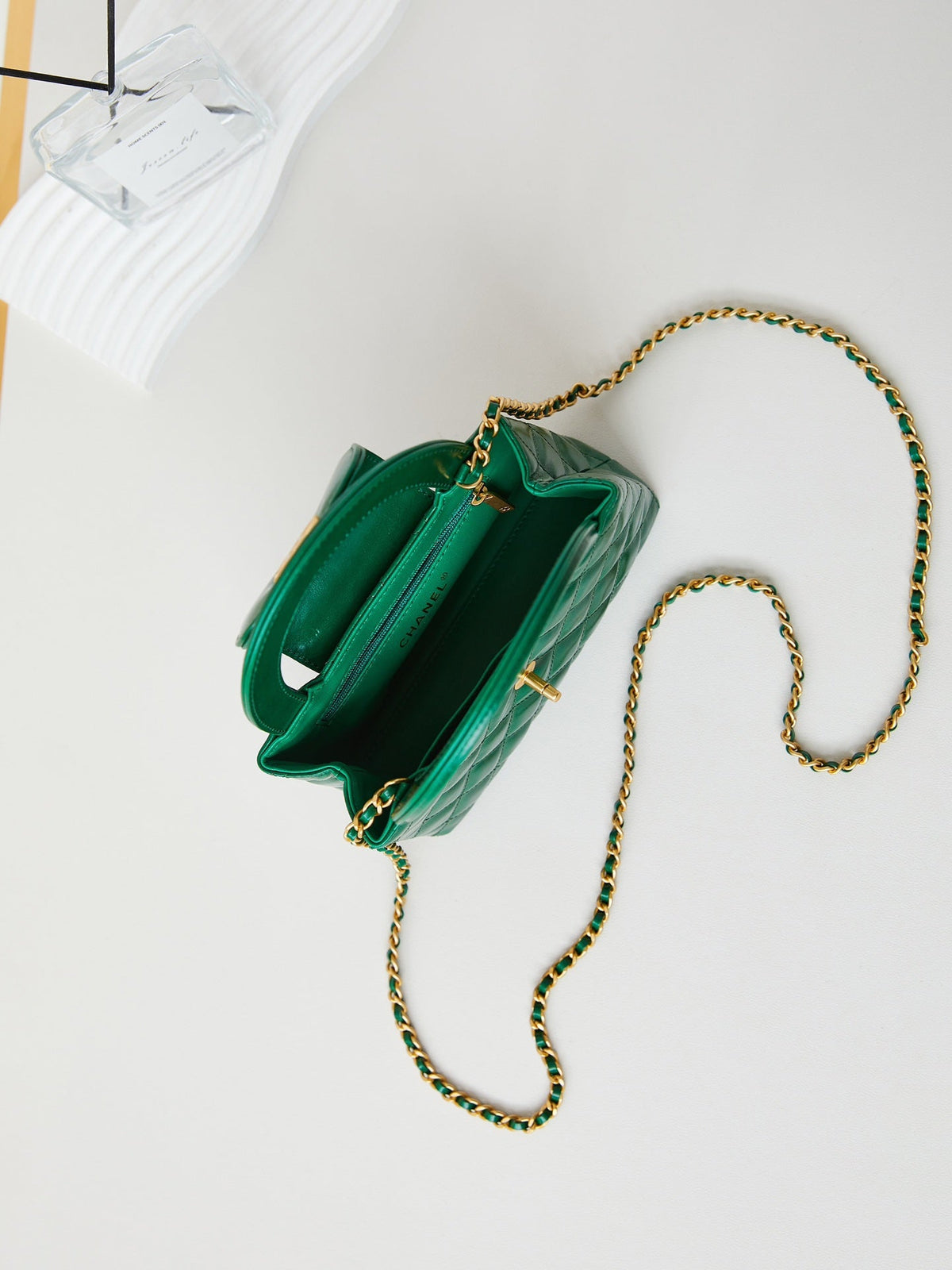 CHANEL KELLY MINI 19 SHOPPING BAG IN GREEN FOREST CALFSKIN