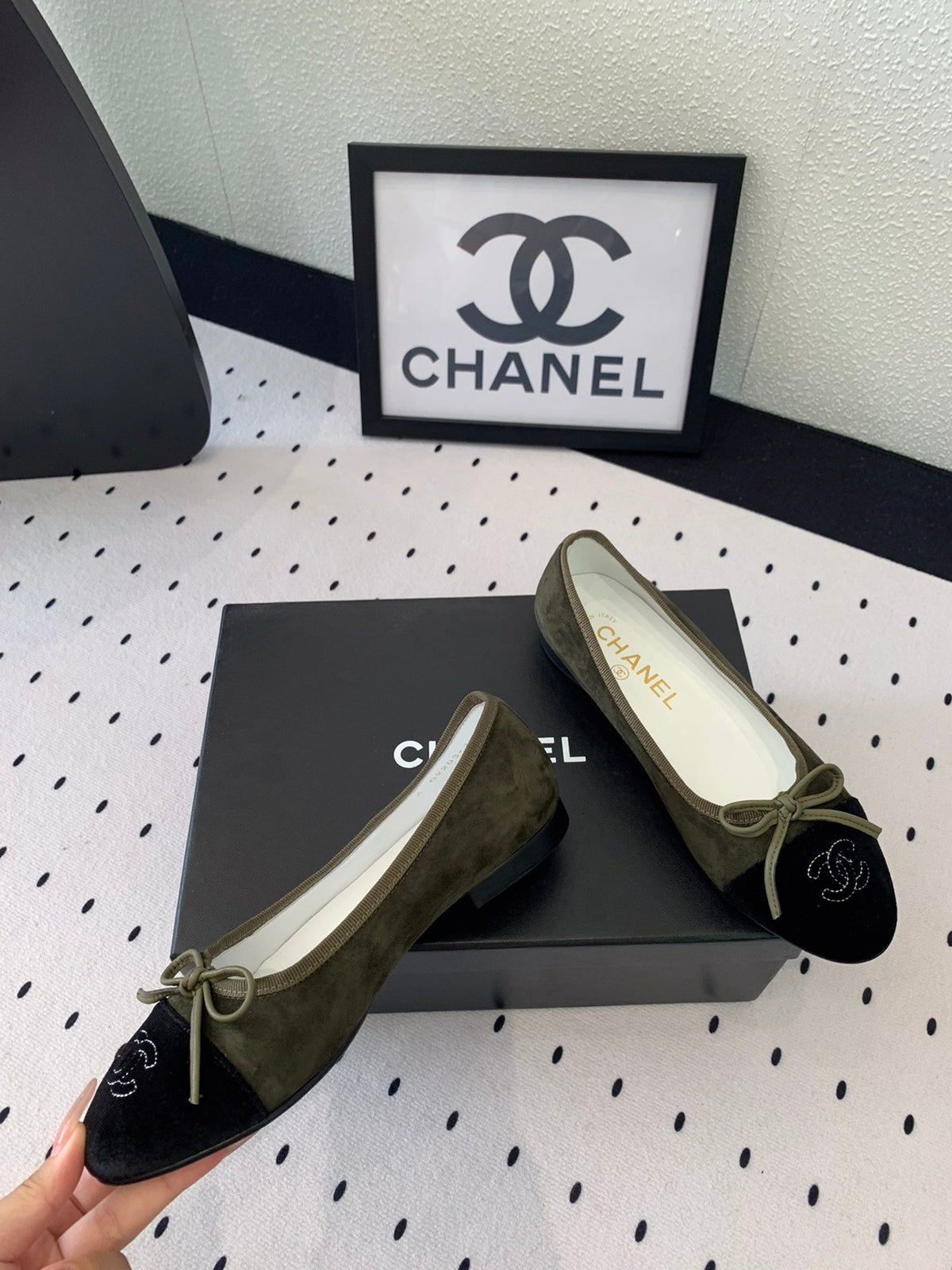 CHANEL BALLET FLAT OLIVE GREEN MIX BLACK VELVET