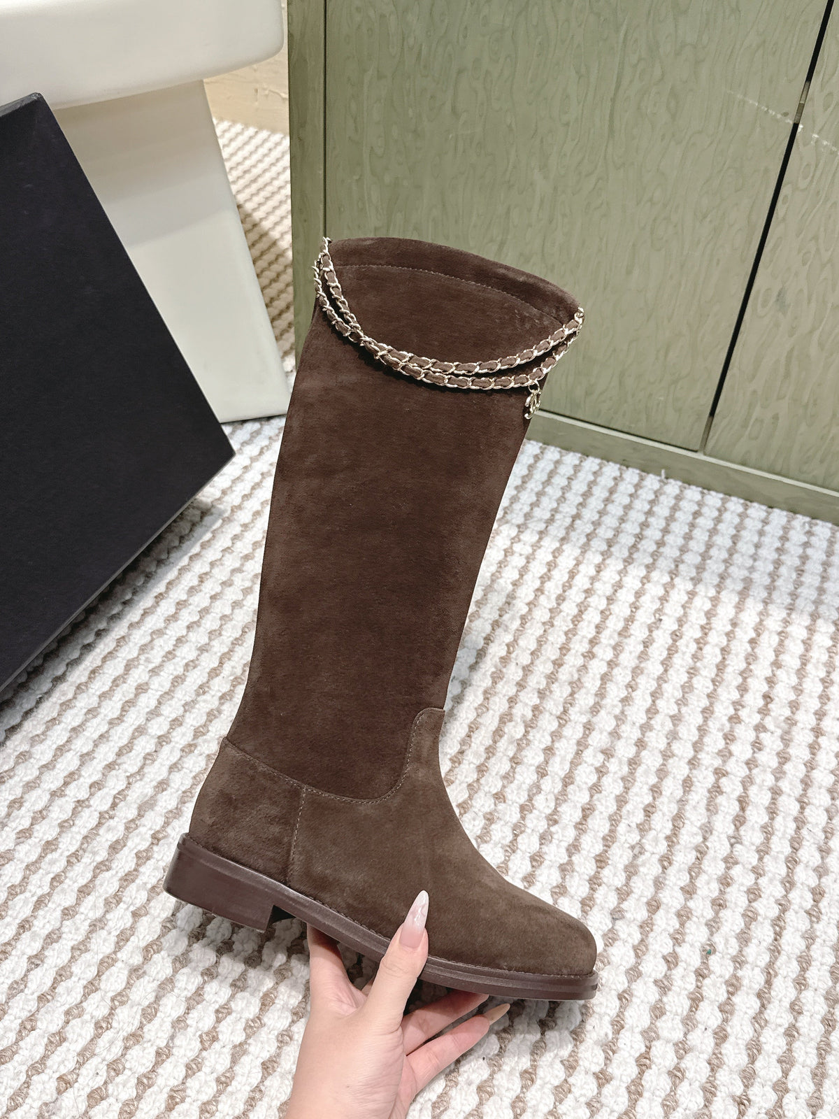 CHANEL 25S KNEE-HIGH BOOTS IN DARK BROWN SUEDE GOLD HARDWARE
