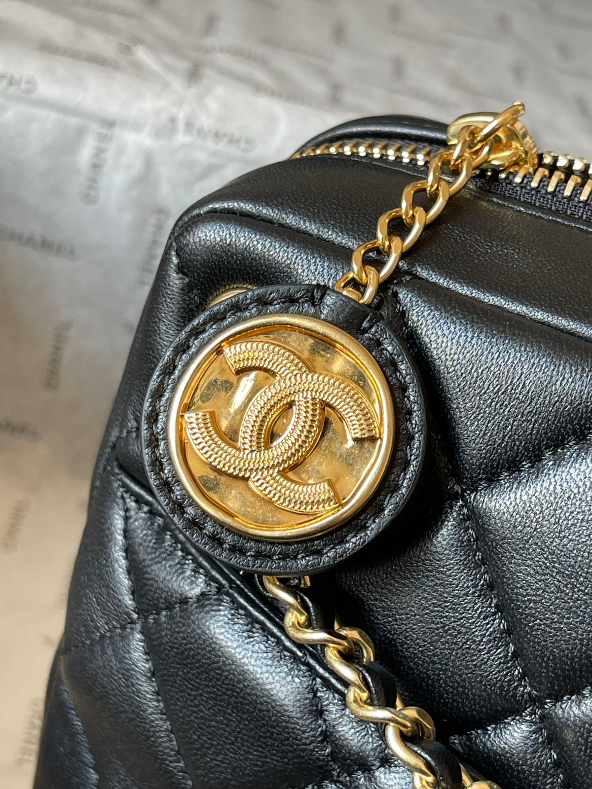CHANEL CAMERA BAG 24 IN BLACK QUILTED LAMBSKIN DOUBLE C GOLD COIN