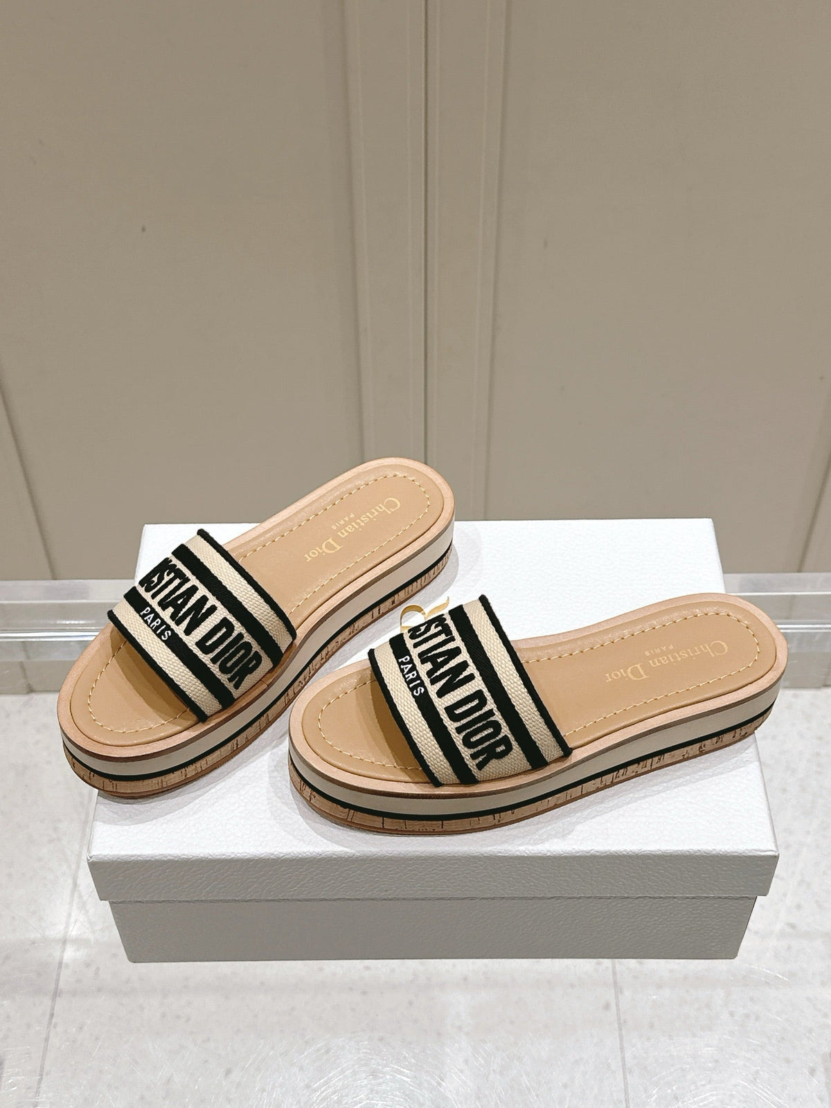 DIOR DWAY WEDGE SLIDES 45MM IN BEIGE AND BLACK FABRIC RAFFIA SOLE