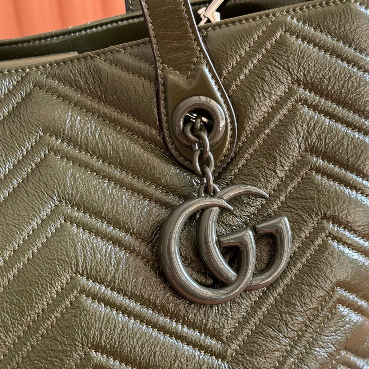 GUCCI 26S  MARMONT TOTE BAG 30 IN MOSS GREEN CALFSKIN