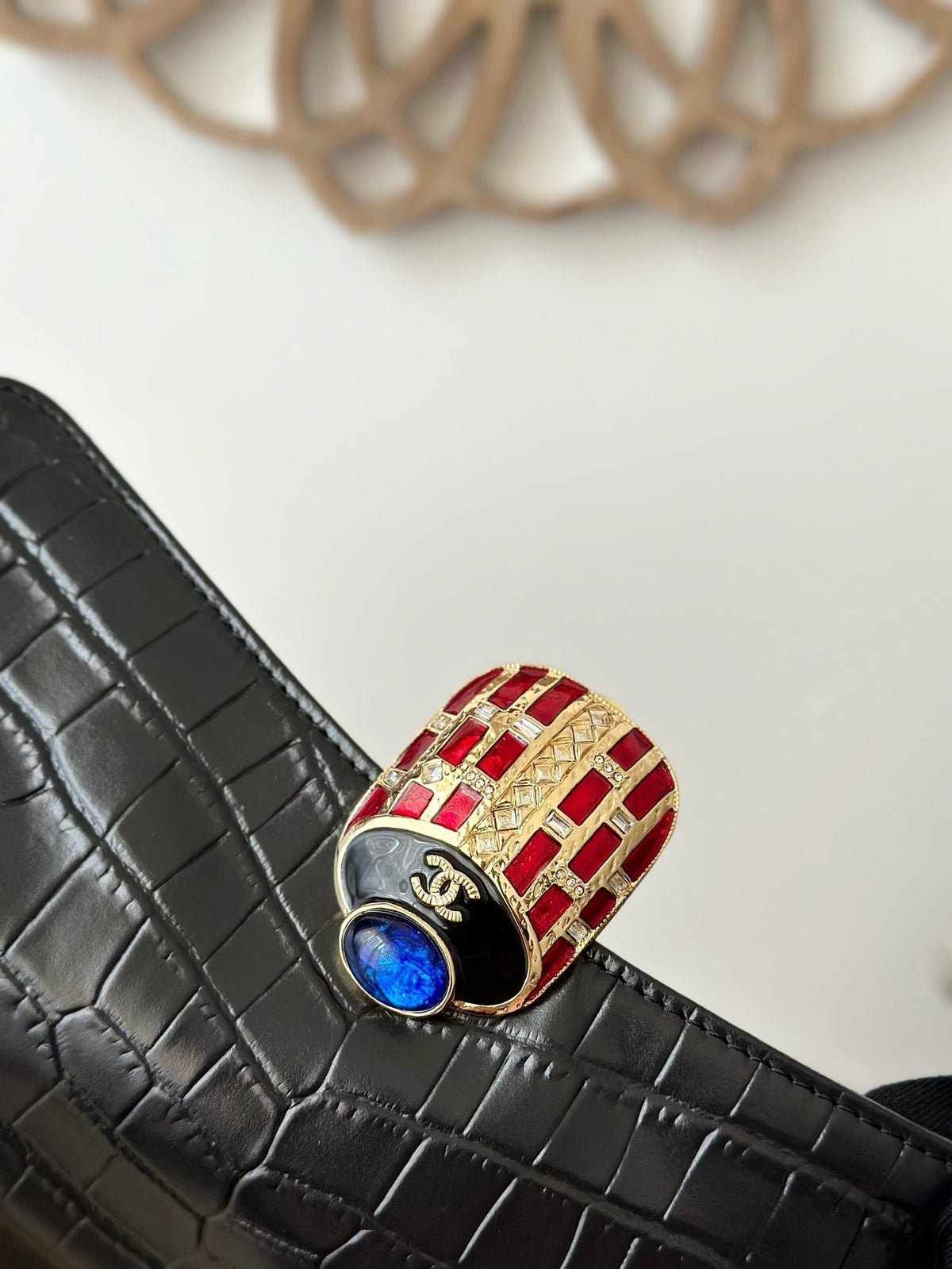 CHANEL 25S CLUTCH 30 IN BLACK CROCODILE-EMBOSSED CALFSKIN