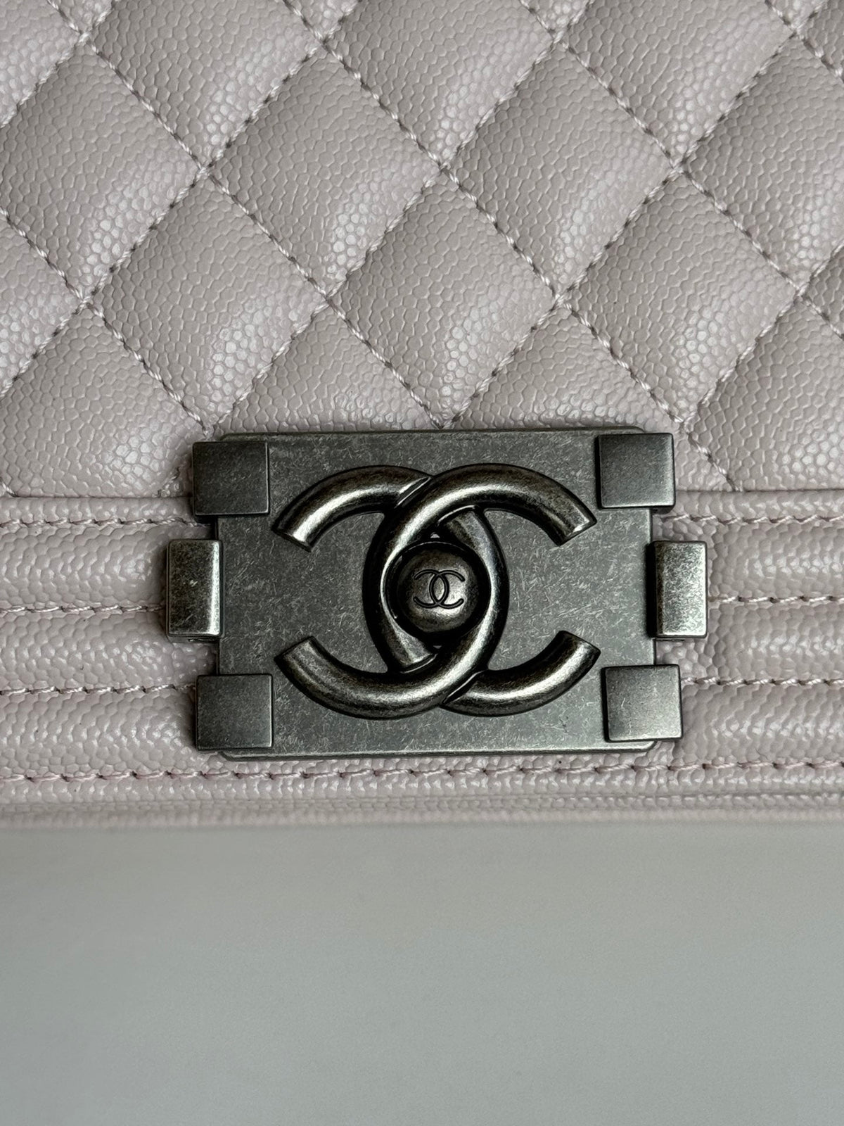 CHANEL BOY BAG MEDIUM 25 IN PINK NUDE CALFSKIN