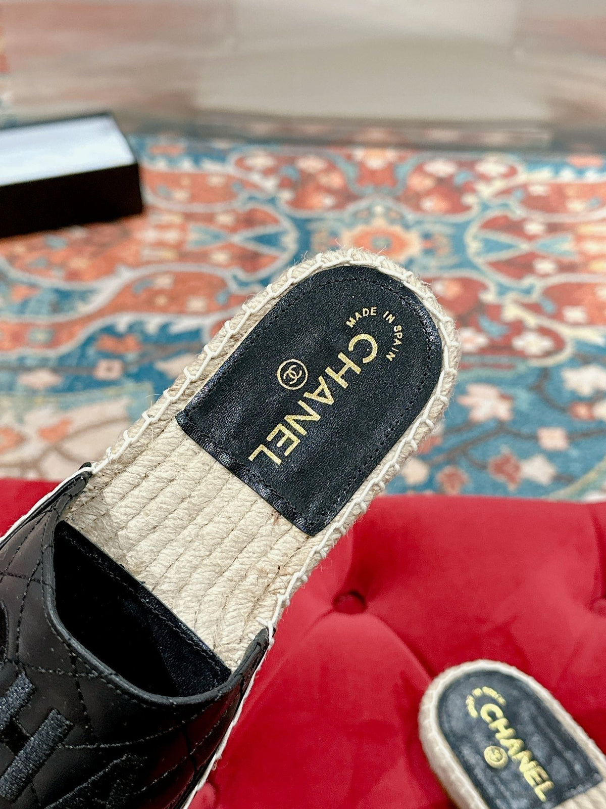 CHANEL FLAT SLIPPERS IN BLACK LAMBSKIN MIX BEIGE WOVEN
