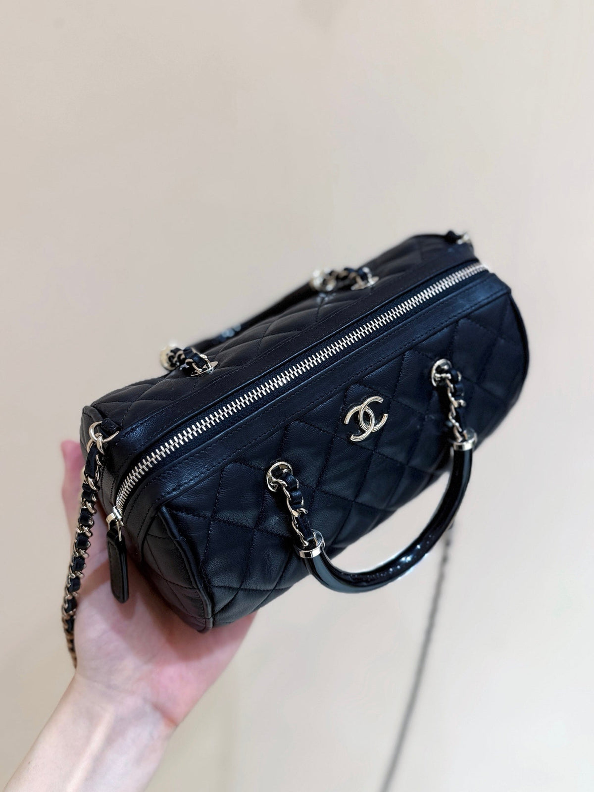 CHANEL BOSTON MATELASSE CAVIAR SHOULDER HANDBAG 18 IN BLACK LAMBSKIN