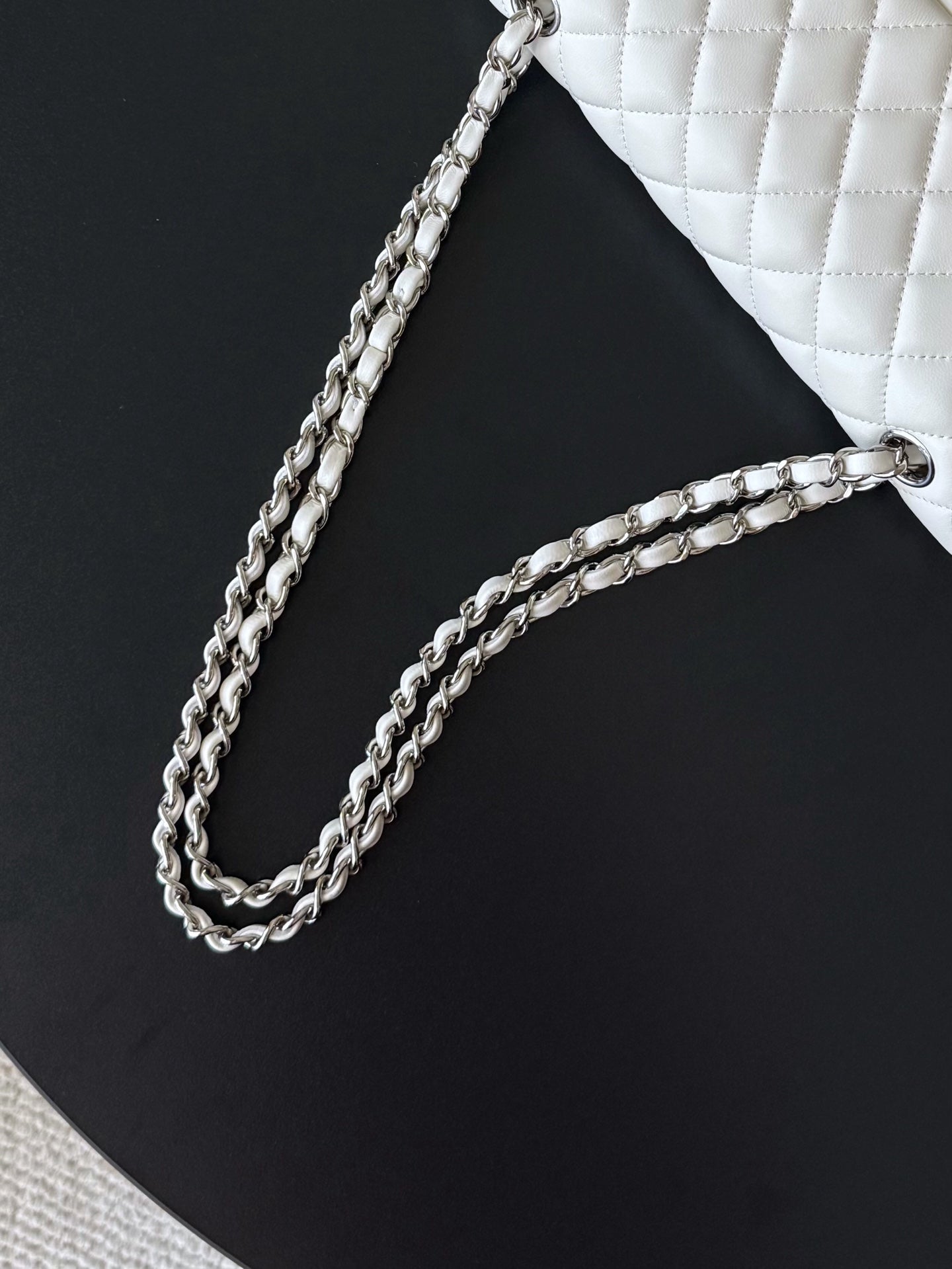 CHANEL 25S CLASSIC FLAP BAG 25 CM IN WHITE LAMBSKIN WITH SILVER HARDWARE